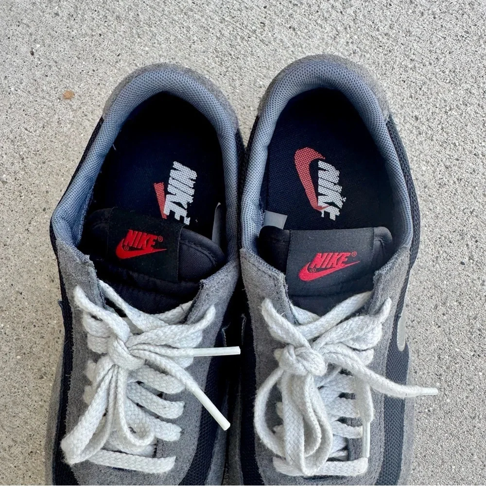 Nike Waffle running shoes Men's Black and Gray Sneakers size 10.5 10 1/2 - Picture 4 of 9